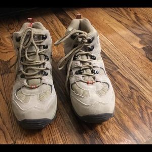 Women’s Hiking Boots